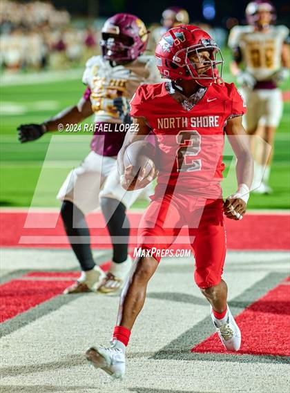 Thumbnail 3 in Deer Park vs. North Shore (UIL 6A D1 Football Bi-District) photogallery.