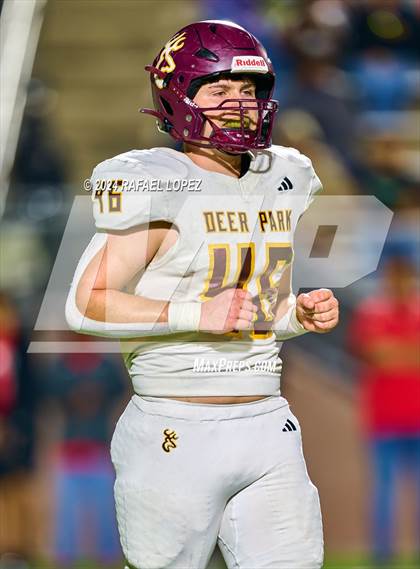 Thumbnail 2 in Deer Park vs. North Shore (UIL 6A D1 Football Bi-District) photogallery.
