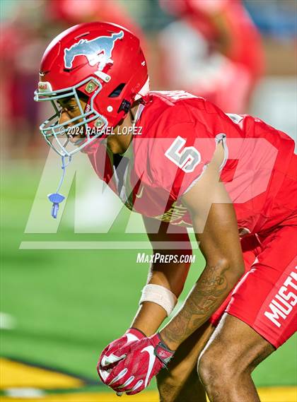 Thumbnail 2 in Deer Park vs. North Shore (UIL 6A D1 Football Bi-District) photogallery.