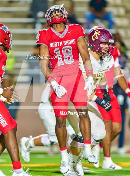 Thumbnail 3 in Deer Park vs. North Shore (UIL 6A D1 Football Bi-District) photogallery.