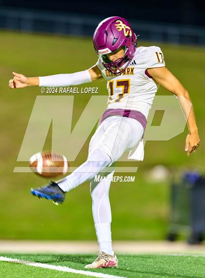 Thumbnail 1 in Deer Park vs. North Shore (UIL 6A D1 Football Bi-District) photogallery.