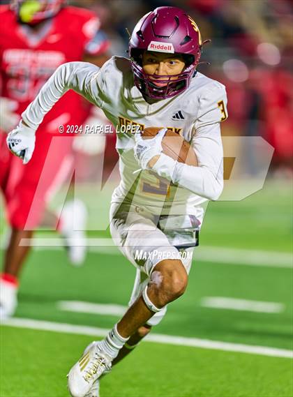 Thumbnail 1 in Deer Park vs. North Shore (UIL 6A D1 Football Bi-District) photogallery.