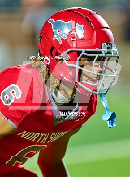 Thumbnail 3 in Deer Park vs. North Shore (UIL 6A D1 Football Bi-District) photogallery.