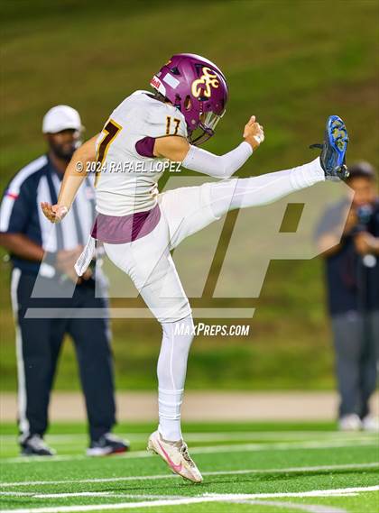 Thumbnail 2 in Deer Park vs. North Shore (UIL 6A D1 Football Bi-District) photogallery.