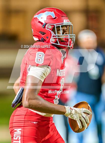 Thumbnail 3 in Deer Park vs. North Shore (UIL 6A D1 Football Bi-District) photogallery.