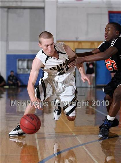 Thumbnail 3 in Gateway vs Arapahoe (Creek Holiday Classic) photogallery.