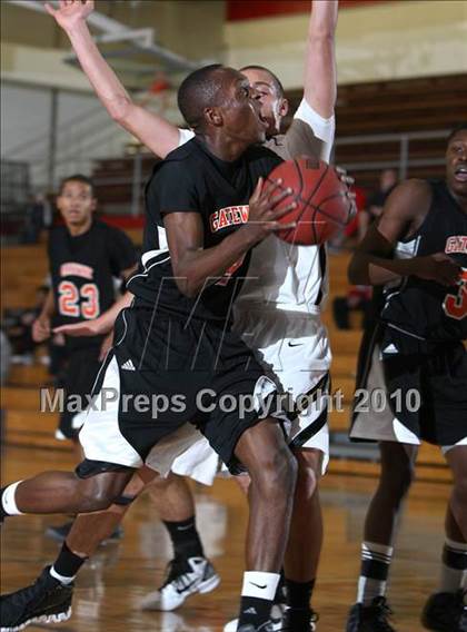 Thumbnail 2 in Gateway vs Arapahoe (Creek Holiday Classic) photogallery.