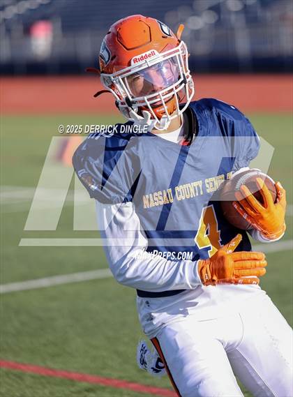 Thumbnail 2 in Nassau County Senior Bowl photogallery.