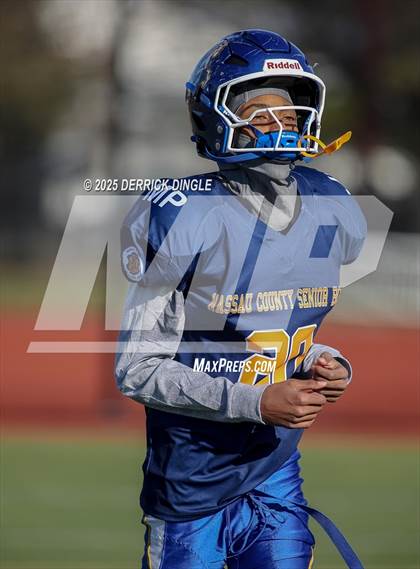 Thumbnail 2 in Nassau County Senior Bowl photogallery.