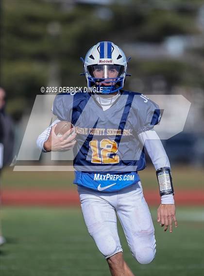 Thumbnail 3 in Nassau County Senior Bowl photogallery.