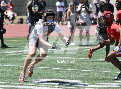 Thumbnail 2 in Mission Viejo vs. Mater Dei (Battle At The Beach) photogallery.
