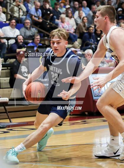 Thumbnail 1 in Central Hardin vs. Adair County (KHSAA 5th Region Tournament) photogallery.