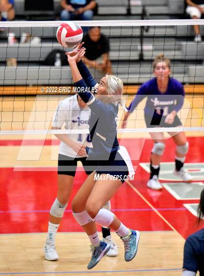 Thumbnail 2 in Bonita Vista vs Foothills Christian (Sweetwater Prime Sports Tournament) photogallery.
