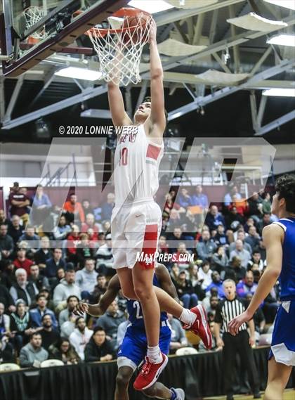 Thumbnail 2 in Mater Dei vs. Bishop O'Connell (Spalding Hoophall Classic) photogallery.