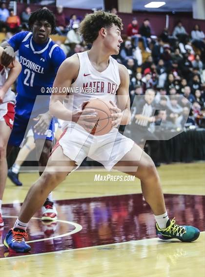 Thumbnail 1 in Mater Dei vs. Bishop O'Connell (Spalding Hoophall Classic) photogallery.