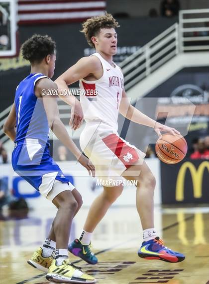 Thumbnail 3 in Mater Dei vs. Bishop O'Connell (Spalding Hoophall Classic) photogallery.
