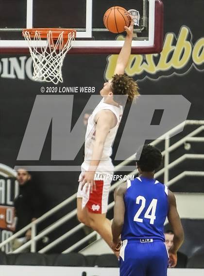 Thumbnail 3 in Mater Dei vs. Bishop O'Connell (Spalding Hoophall Classic) photogallery.