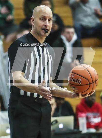 Thumbnail 2 in Mater Dei vs. Bishop O'Connell (Spalding Hoophall Classic) photogallery.