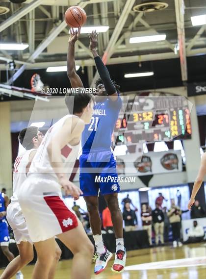Thumbnail 1 in Mater Dei vs. Bishop O'Connell (Spalding Hoophall Classic) photogallery.