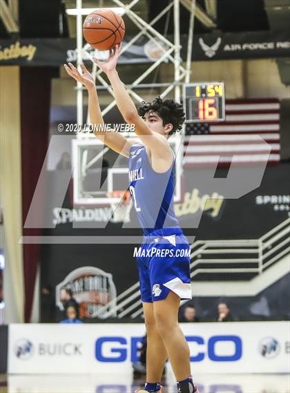 Thumbnail 3 in Mater Dei vs. Bishop O'Connell (Spalding Hoophall Classic) photogallery.