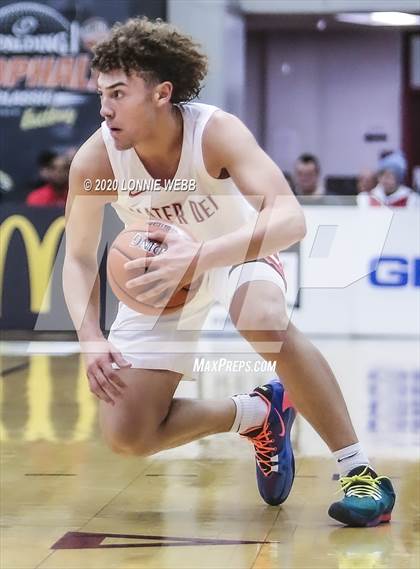 Thumbnail 2 in Mater Dei vs. Bishop O'Connell (Spalding Hoophall Classic) photogallery.
