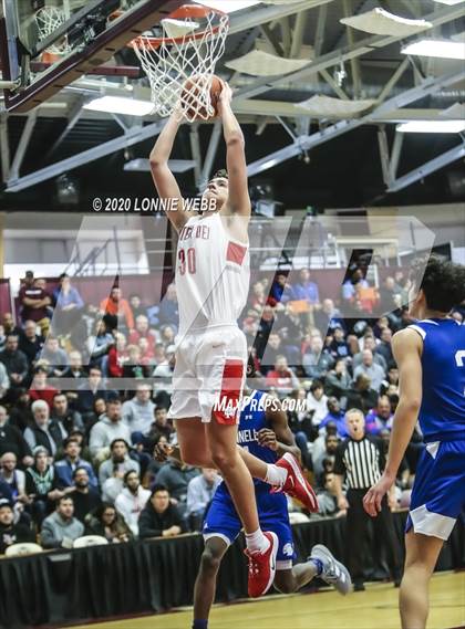 Thumbnail 1 in Mater Dei vs. Bishop O'Connell (Spalding Hoophall Classic) photogallery.