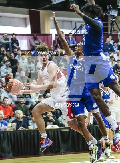 Thumbnail 3 in Mater Dei vs. Bishop O'Connell (Spalding Hoophall Classic) photogallery.
