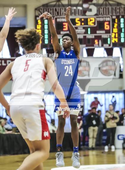 Thumbnail 2 in Mater Dei vs. Bishop O'Connell (Spalding Hoophall Classic) photogallery.
