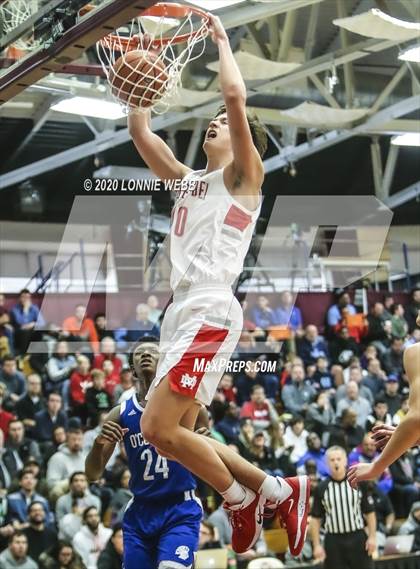 Thumbnail 1 in Mater Dei vs. Bishop O'Connell (Spalding Hoophall Classic) photogallery.