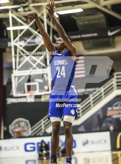 Thumbnail 2 in Mater Dei vs. Bishop O'Connell (Spalding Hoophall Classic) photogallery.