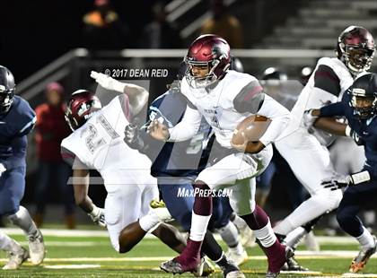 Thumbnail 1 in Peoria @ Hillcrest (IHSA Class 5A 1st Round Playoff) photogallery.