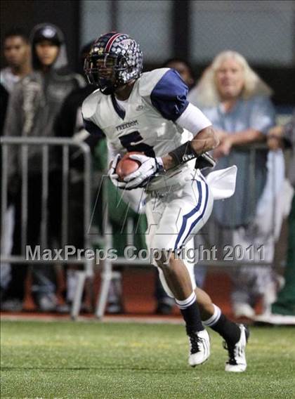 Thumbnail 3 in Freedom @ De La Salle (CIF NCS D1 Playoffs) photogallery.