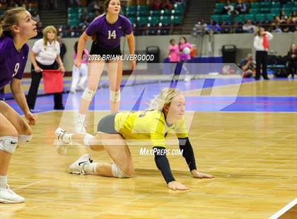 Thumbnail 3 in Kit Carson vs. La Veta (CHSAA 1A State Championship Round 1) photogallery.