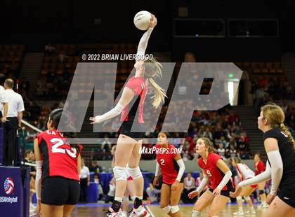 Thumbnail 1 in Kit Carson vs. La Veta (CHSAA 1A State Championship Round 1) photogallery.