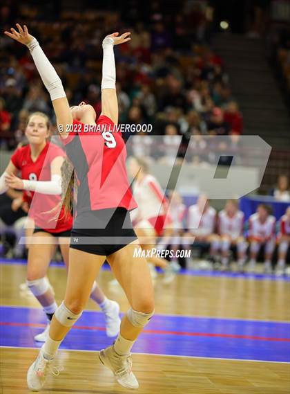 Thumbnail 3 in Kit Carson vs. La Veta (CHSAA 1A State Championship Round 1) photogallery.
