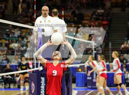 Thumbnail 3 in Kit Carson vs. La Veta (CHSAA 1A State Championship Round 1) photogallery.