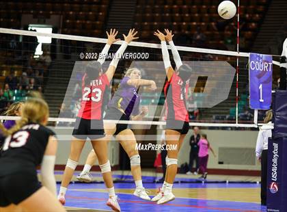 Thumbnail 2 in Kit Carson vs. La Veta (CHSAA 1A State Championship Round 1) photogallery.