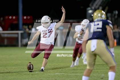 Thumbnail 1 in Tuttle vs Kingfisher photogallery.