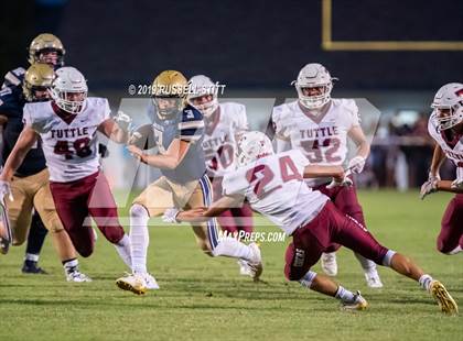 Thumbnail 1 in Tuttle vs Kingfisher photogallery.