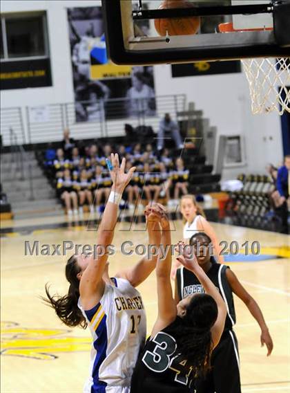 Thumbnail 3 in Agoura vs. Inglewood (CIF SS D3AA Final) photogallery.
