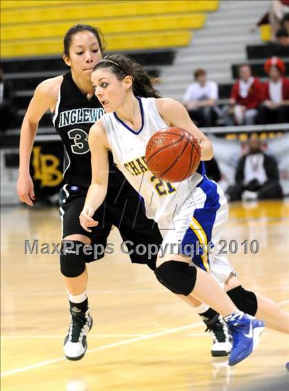 Thumbnail 1 in Agoura vs. Inglewood (CIF SS D3AA Final) photogallery.