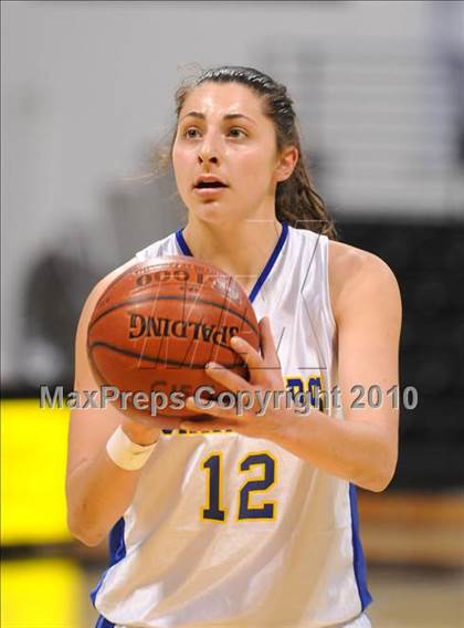 Thumbnail 2 in Agoura vs. Inglewood (CIF SS D3AA Final) photogallery.