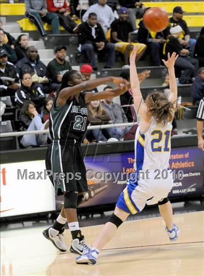 Thumbnail 3 in Agoura vs. Inglewood (CIF SS D3AA Final) photogallery.