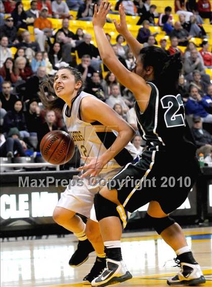 Thumbnail 1 in Agoura vs. Inglewood (CIF SS D3AA Final) photogallery.