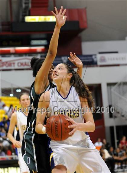 Thumbnail 3 in Agoura vs. Inglewood (CIF SS D3AA Final) photogallery.