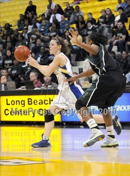 Thumbnail 2 in Agoura vs. Inglewood (CIF SS D3AA Final) photogallery.
