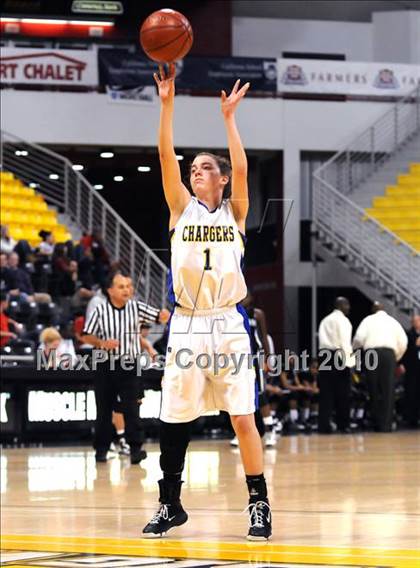 Thumbnail 3 in Agoura vs. Inglewood (CIF SS D3AA Final) photogallery.