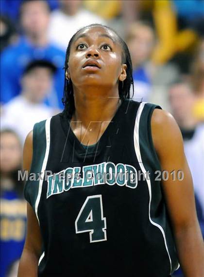 Thumbnail 1 in Agoura vs. Inglewood (CIF SS D3AA Final) photogallery.