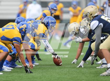 Thumbnail 3 in Notre Dame (SO) @ Bishop Amat photogallery.