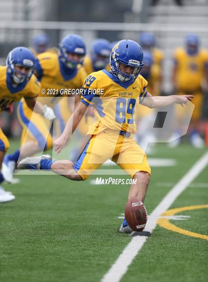 Thumbnail 1 in Notre Dame (SO) @ Bishop Amat photogallery.